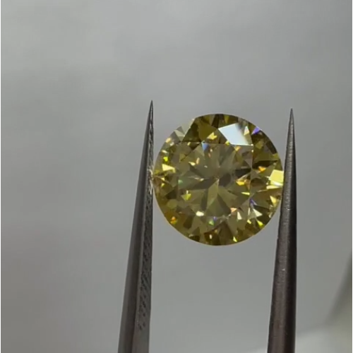 Муассанит 13 мм 8 карат  Цвет: жёлтый Огранка: Круглая КР57 (бриллиантовая)